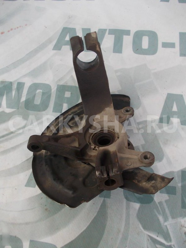 Кулак поворотный левый Renault Megane 2 2002-2006 Renault 20