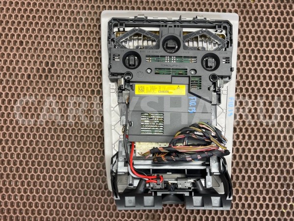 Центральный плафон подсветки с люком BMW 5er 