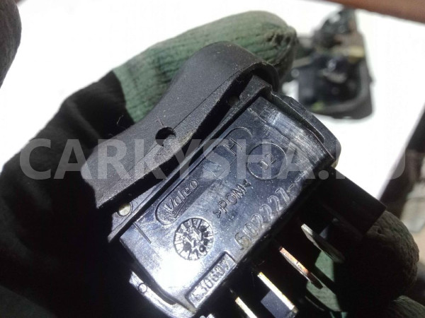 Кнопка стеклоподъемника Renault Sandero I (2009—2014) Renault 14 оригинальный номер 8200602227