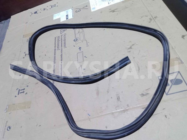 Уплотнитель багажника Renault Sandero I (2009—2014) Renault 14 оригинальный номер 8200733174