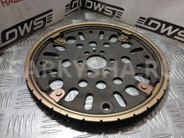 Маховик Nissan March 