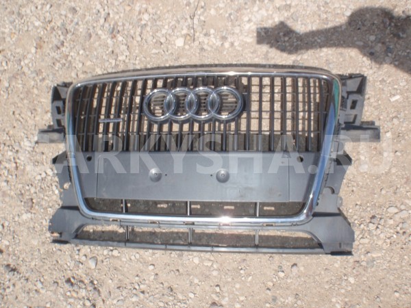 Решетка радиатора Audi Q5 оригинальный номер 8R0053651