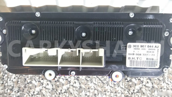 Блок управления климатической установкой VW Passat Volkswagen Passat оригинальный номер 3C0907044AJ