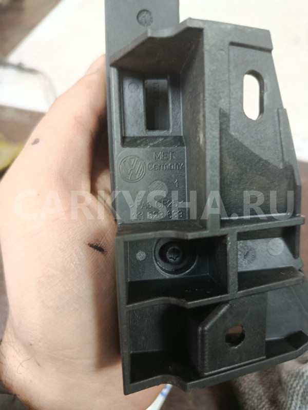 Ручка открывания капота VW Golf Mk5 2003-2009 Volkswagen Golf оригинальный номер 1J1823533C