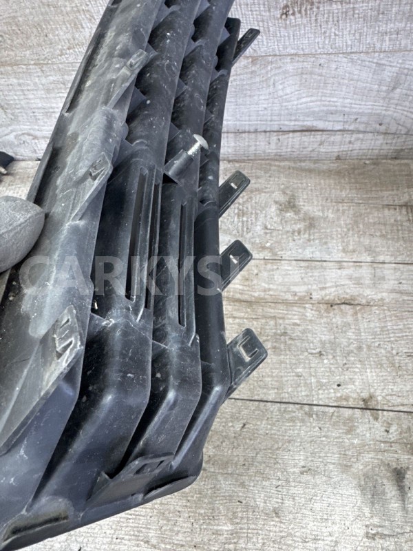 Заглушка (решетка) в бампер Suzuki Kizashi Левая Suzuki Kizashi оригинальный номер 7175257l0