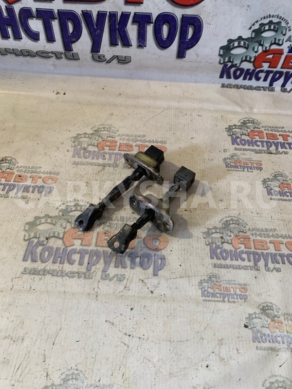 Ограничитель двери Mitsubishi Outlander 