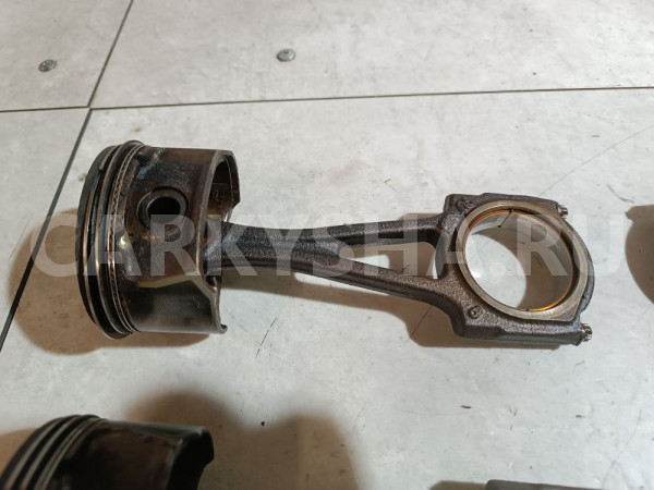 Поршень с шатуном Opel Corsa оригинальный номер 55568527