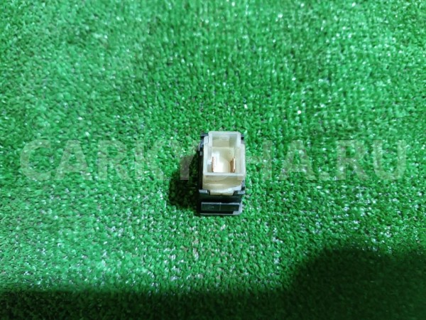 Кнопка открывания багажника Nissan Avenir 