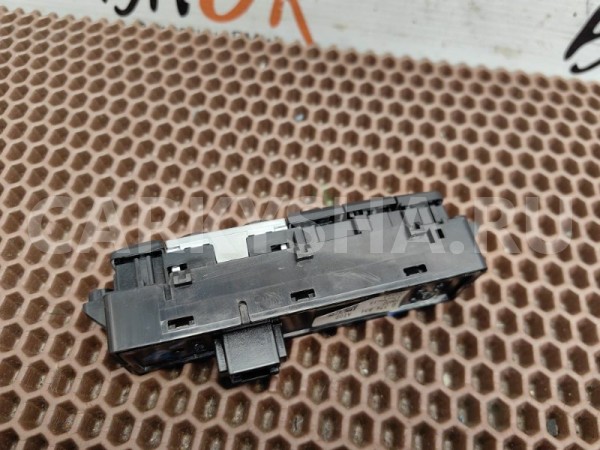 Кнопка режима АКПП BMW X1 