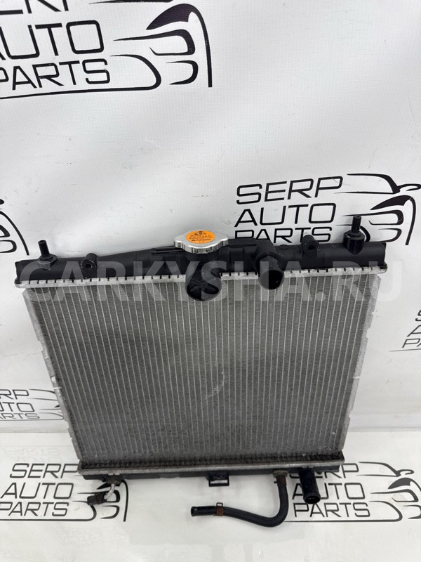 Радиатор двигателя Nissan Note E11 1.6 HR16DE 2006 Nissan Note 