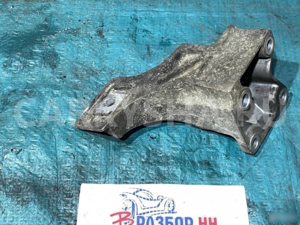 Крепление опоры двигателя  Land Rover Discovery 3 Land Rover Discovery оригинальный номер KKU500590 / 4H226037AA