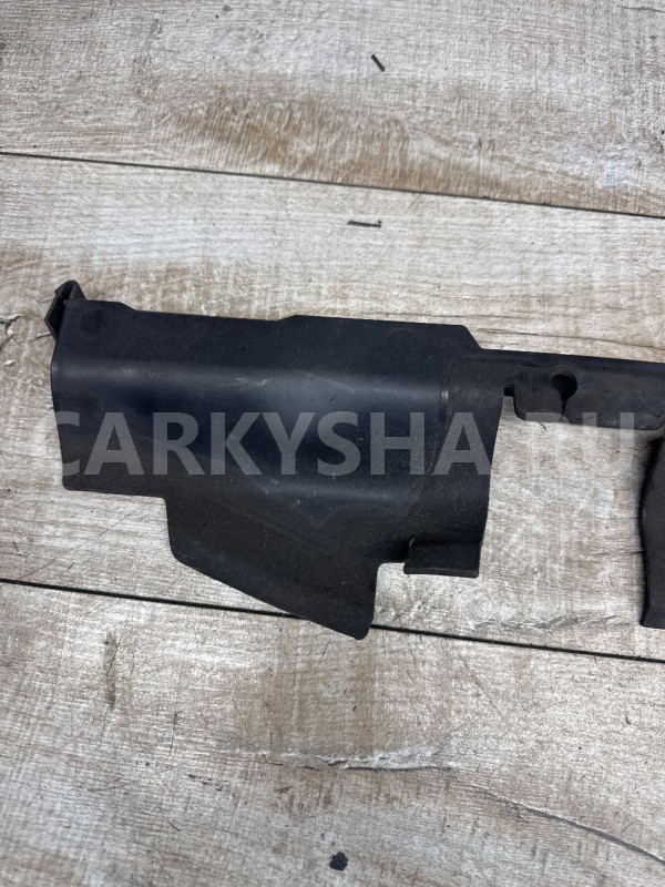 audi a3 8p дефлектор, воздуховод радиатора правый Audi 200 оригинальный номер 8p0121284e