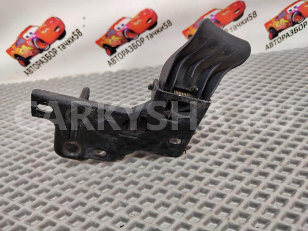 крюк капота Skoda Fabia оригинальный номер 5J0 823 480 C