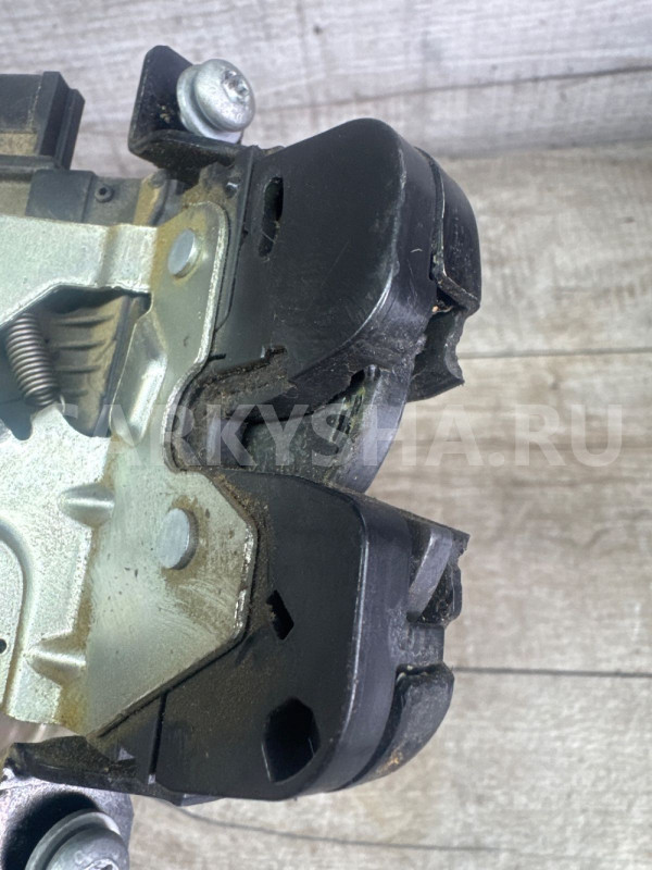 Замок багажника задний Land Rover Discovery Sport Land Rover Discovery оригинальный номер Fk72442a66ac
