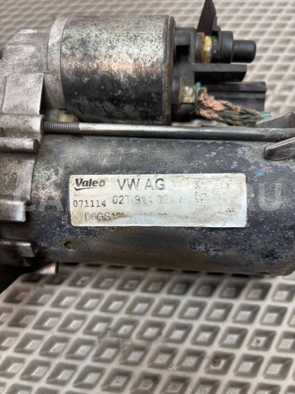 стартер Skoda Fabia оригинальный номер 02T911024N