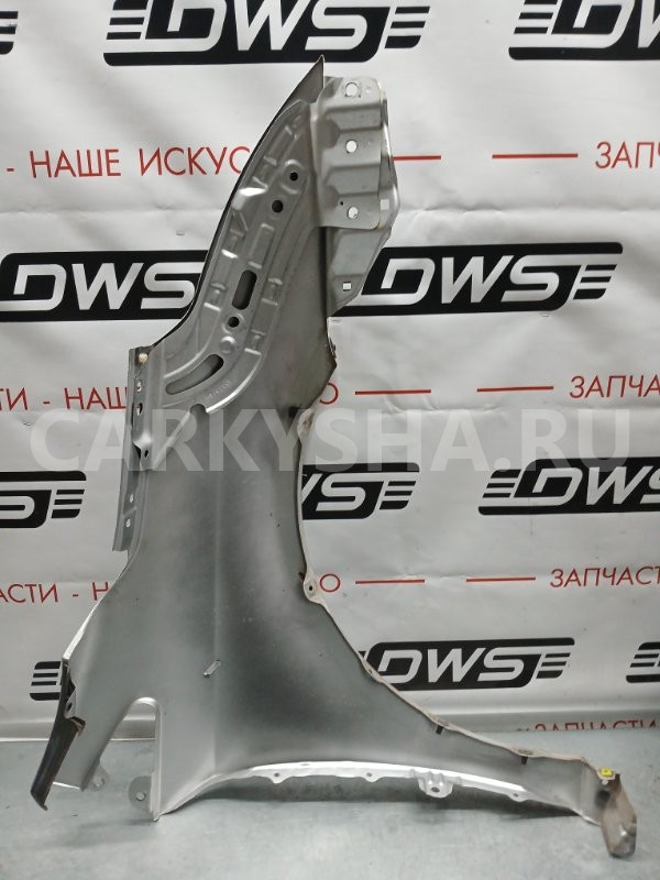 Крыло Toyota Avensis 
