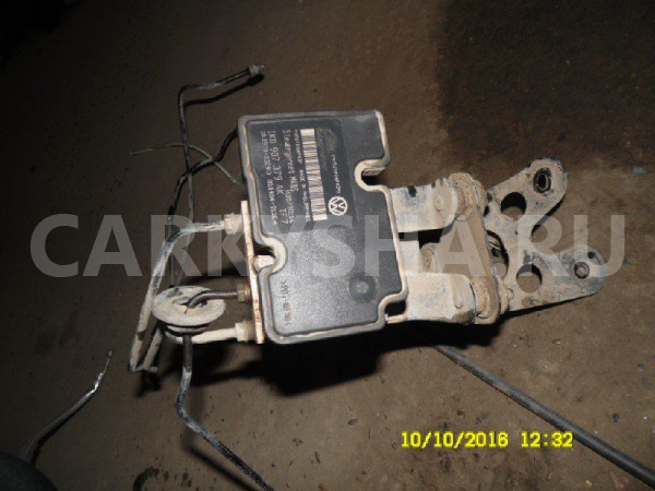 Блок ABS (насос) Volkswagen Golf Plus II (2009—2014) Volkswagen Golf Plus оригинальный номер 1K0907379