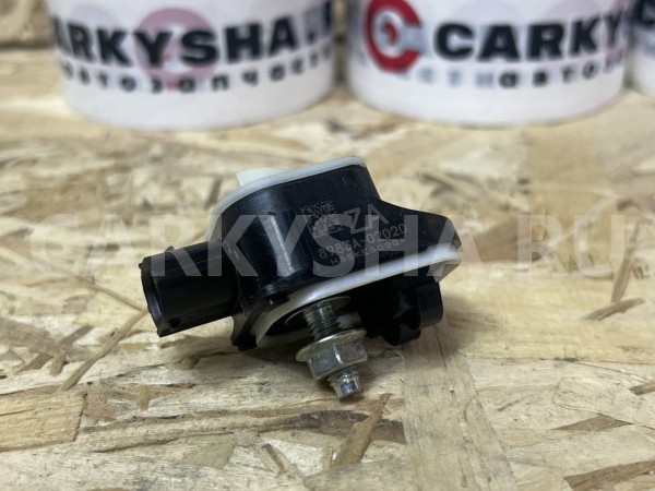 Датчик удара боковой Toyota Corolla XII (E210) – седан оригинальный номер 8983A-02020
