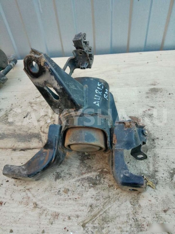 Подушка двигателя правая Toyota Corolla Auris Toyota Auris оригинальный номер 1230522361