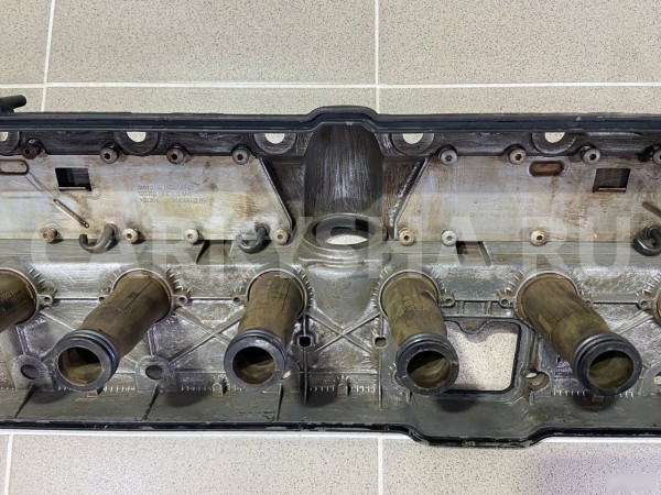 Клапанная крышка (правая) BMW 760LI 2004 г BMW 7er оригинальный номер 11127523468