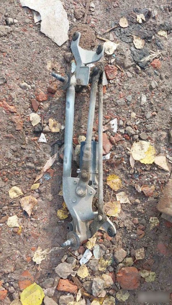 Трапеция дворников голая Nissan Primera P12 (2001—2008) Nissan Primera оригинальный номер 28810АJ310