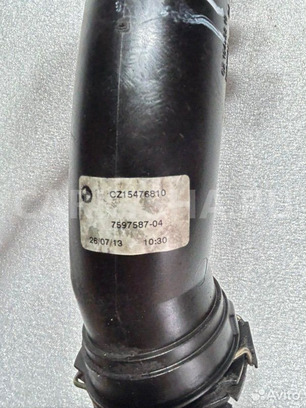 Патрубок интеркулера BMW 3 F30 N13B16 2012 BMW 3er оригинальный номер 13 71 7 597 587