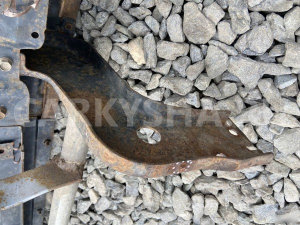 Жесткость бампера переднего Isuzu Bighorn 1994 г Isuzu Bighorn 