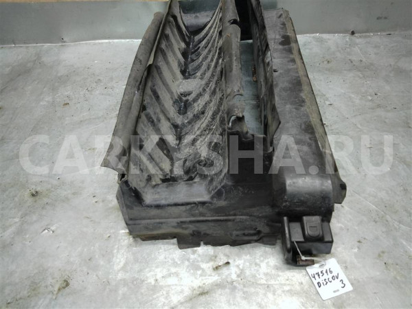 Воздухозаборник (внутри) Land Rover Discovery III 2004-2009 Land Rover Discovery оригинальный номер DXJ500092