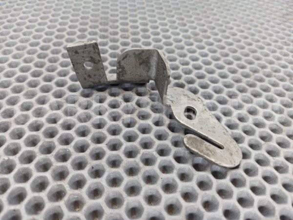 Кронштейн Volkswagen Jetta 1K2 BSE 1.6 2009 Volkswagen Jetta 