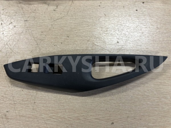 Накладка под кнопки задняя правая Toyota Corolla XII (E210) – седан оригинальный номер 74271-02A30