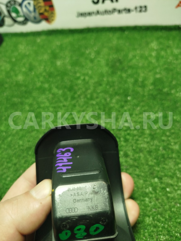 Заглушка крепления сиденья Audi Q3 2012 Audi Q3 