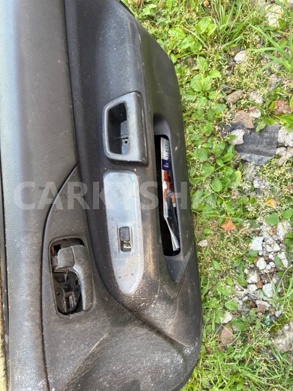 Дверь передняя правая Mitsubishi Lancer IX (2000—2007) Mitsubishi i оригинальный номер MN150436