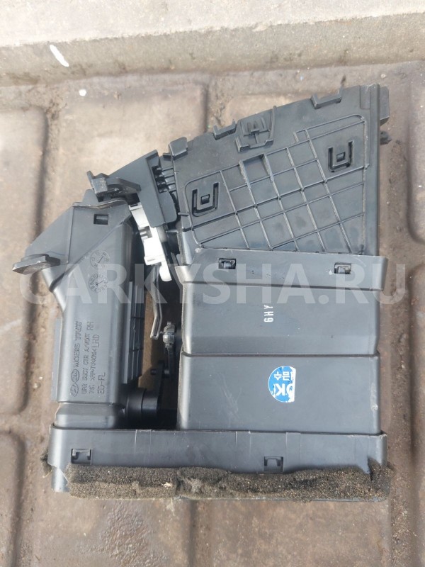 Дефлектор воздушный центральный правый Kia Ceed ED Kia Cee'd оригинальный номер 974201H050EQ