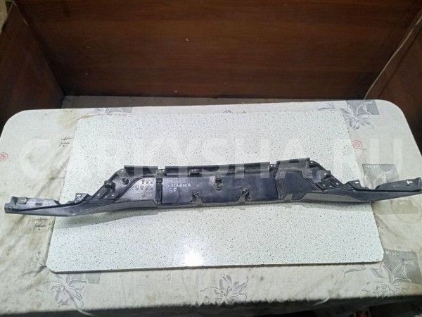 Накладка двери багажника Mitsubishi Outlander III рестайлинг 3 (2018—2025) Mitsubishi i оригинальный номер 5817a265