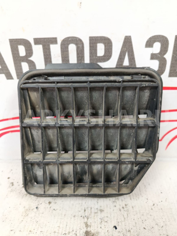 Решетка вентиляционая левая VW Golf Mk5 2003-2009 Volkswagen Golf оригинальный номер 15001K0819465