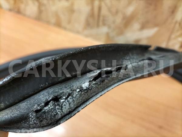 Уплотнитель проема багажника Mitsubishi Outlander Mitsubishi i оригинальный номер MR487750