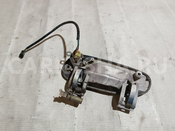 Ручка двери передней наружная правая Mitsubishi Galant оригинальный номер MR716430
