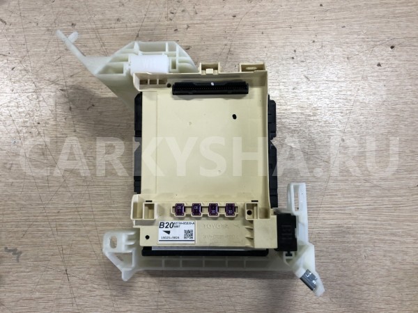 Салонный блок предохранителей Toyota Highlander IV (U70) оригинальный номер 82730-0EB20