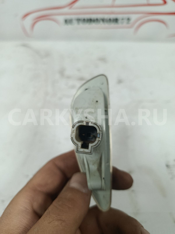 Повторитель в крыло левый Hyundai solaris Hyundai Solaris оригинальный номер 923111R000