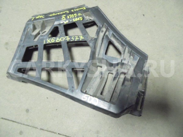 Крепеж бампера Volkswagen Golf Mk5 (2003—2009) Volkswagen Golf оригинальный номер 1K6807377