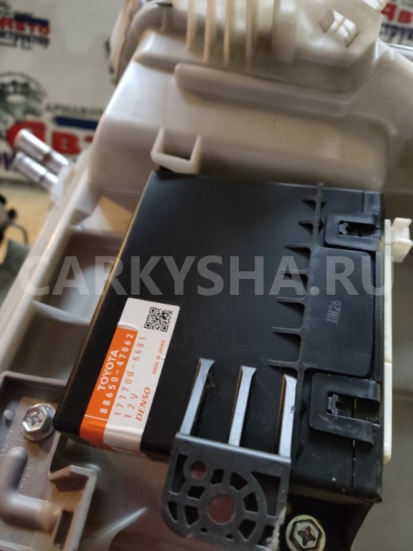 Блок управления климат-контролем Toyota Prius 