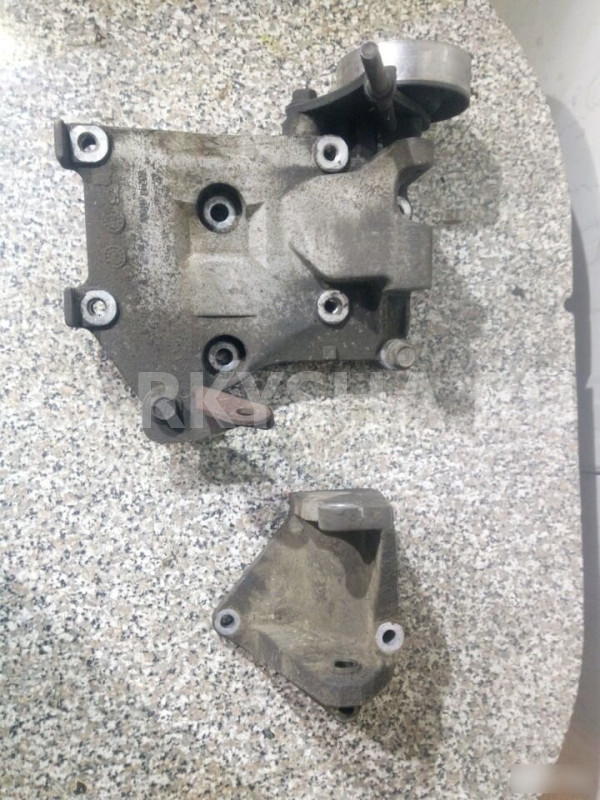 Кронштейн крепления Ниссан Альмера Nissan Almera Nissan Almera Classic оригинальный номер 28343-41900