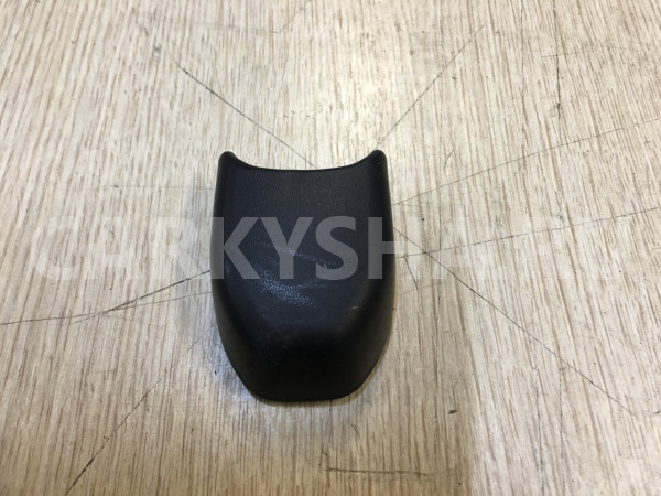 Заглушка болта крепления ремня Toyota Camry VIII (XV70) оригинальный номер 73233-60020-C1