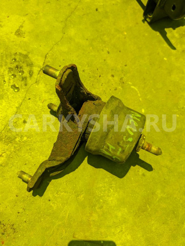 Подушка двигателя Toyota Harrier 
