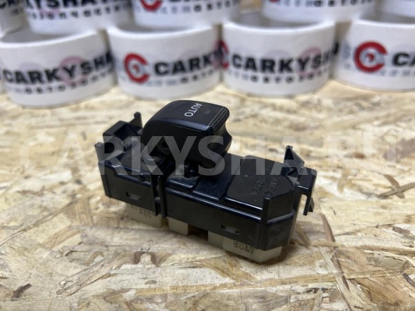 Кнопка стеклоподъемника Lexus RX II Рестайлинг оригинальный номер 84030-48070
