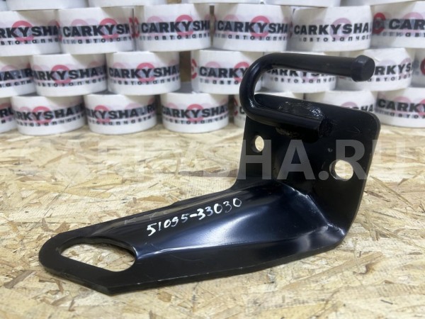 Петля буксировочная Toyota Camry VIII (XV70) Рестайлинг – седан оригинальный номер 51095-33030