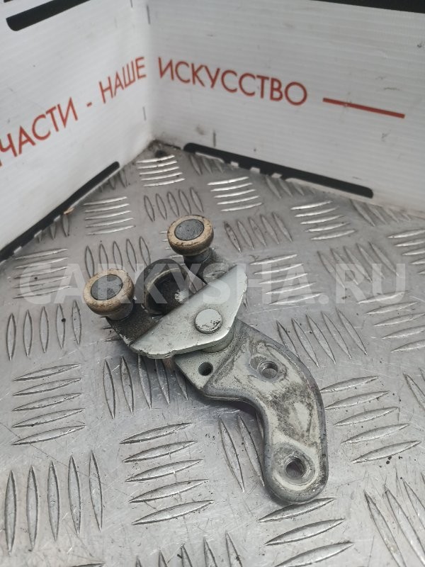 Ролик двери Toyota Raum 