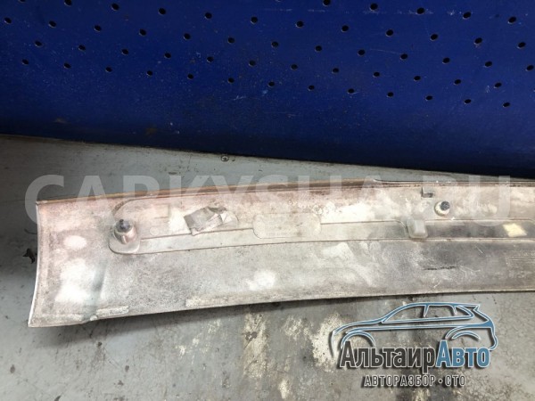 Спойлер багажника Volkswagen Touareg 1 Volkswagen Touareg оригинальный номер 7L6827933c