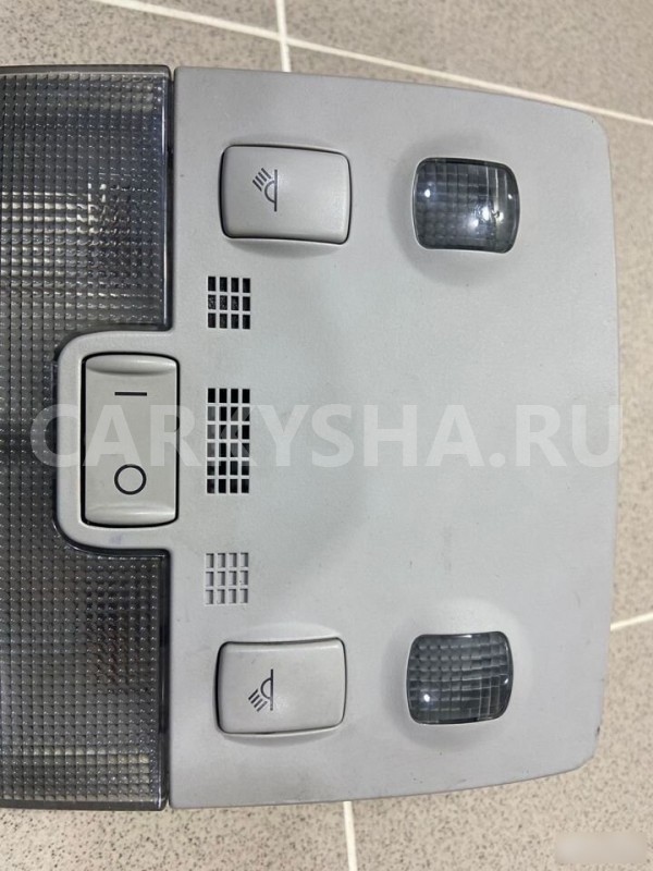 Плафон салонный Audi A4 2007 г Audi 200 оригинальный номер 8E0947135