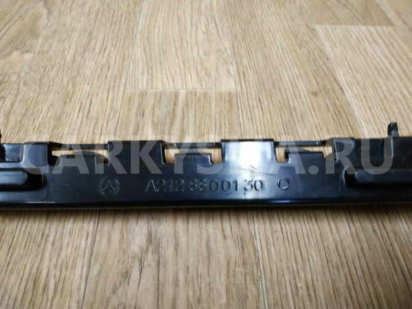 Кронштейн заднего бампера левый Mercedes-Benz E-klasse 